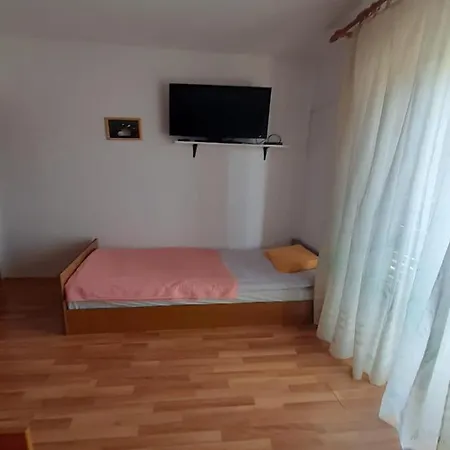Apartmán By The