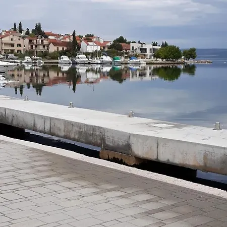 Διαμέρισμα By The Beach